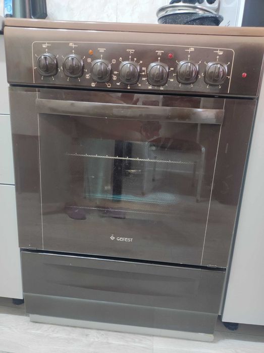 Продам Электро плиту