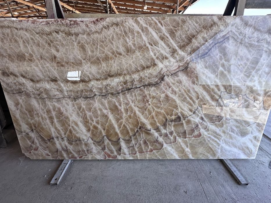 Мрамор оникс гранит