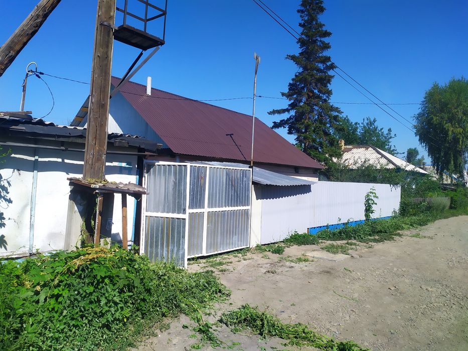 Дом на нефтебазе