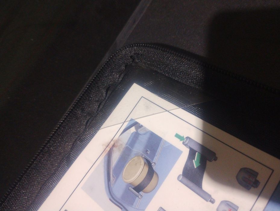 Продавам оригинален мерцедесов комплект за укрепване на товари