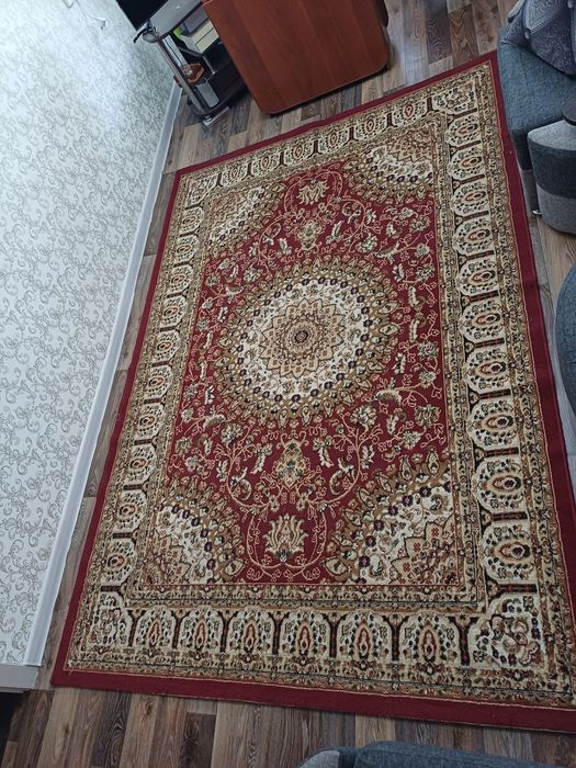 Продам ковёр 2×3,15000тг