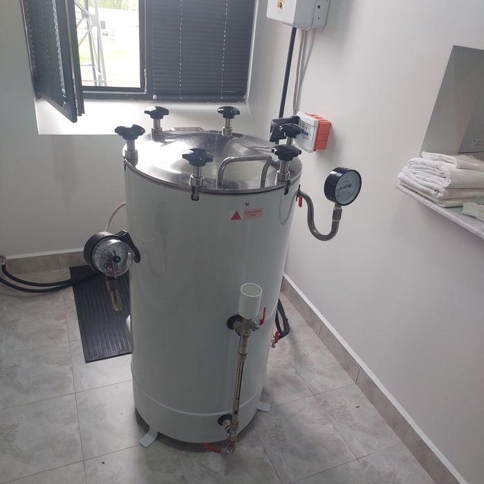 Продается медицинском автоклав роботаю гарантия есть