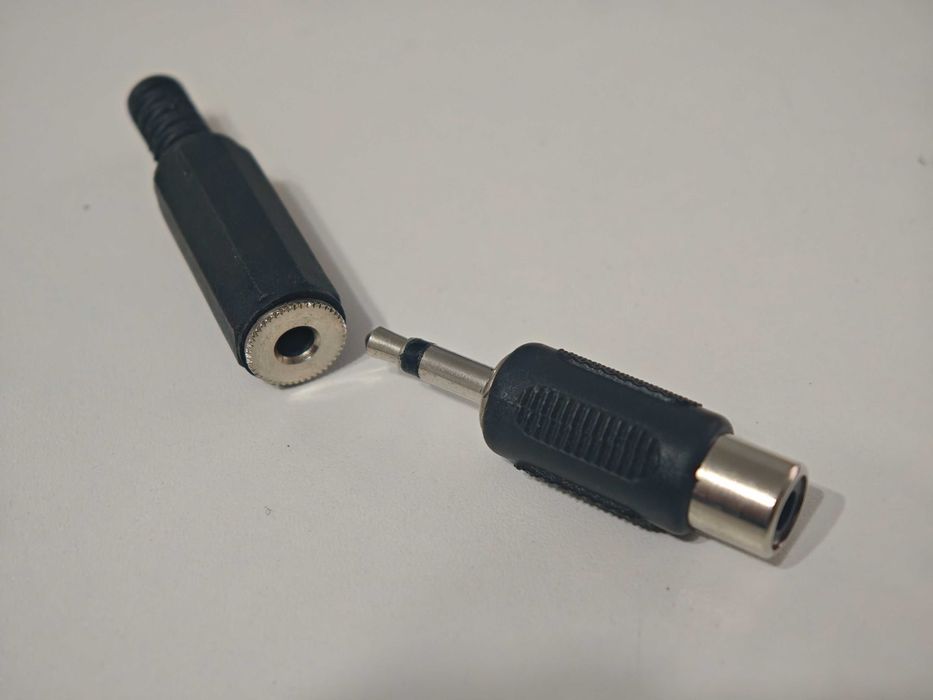 Ocazie -Set mufe și adaptoare diverse – USB, PS/2, audio, DVI-VGA, DIY