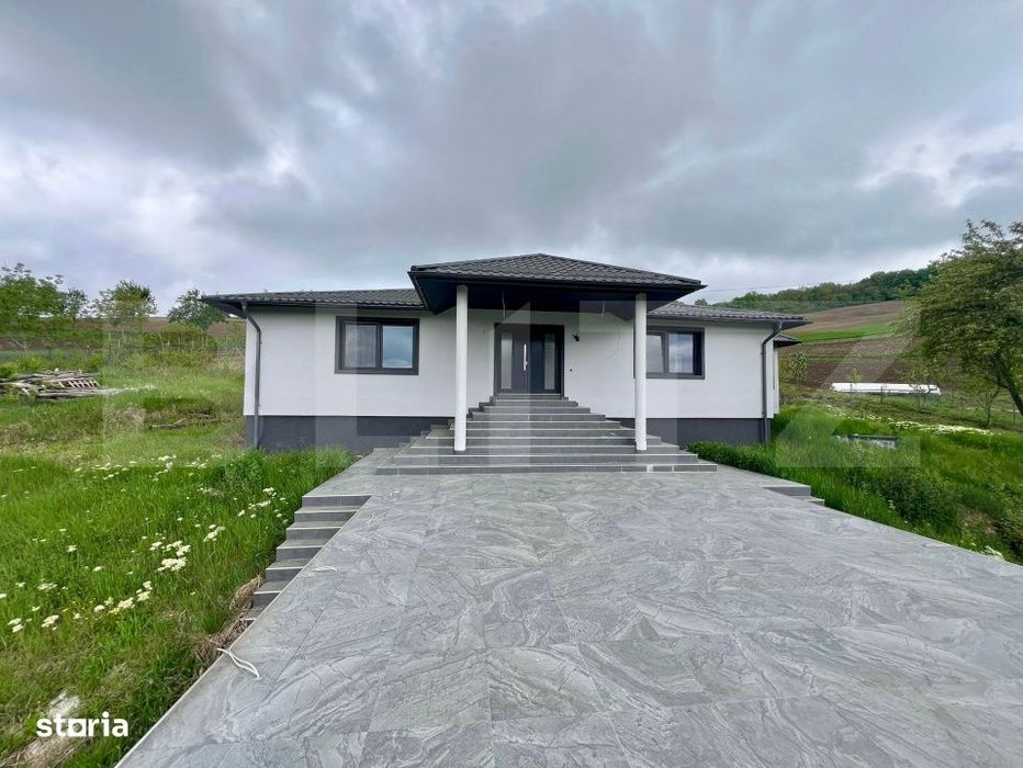 Casa stil mediteranean, 162 mp, teren 2600 mp, zona Silivasu de Campie