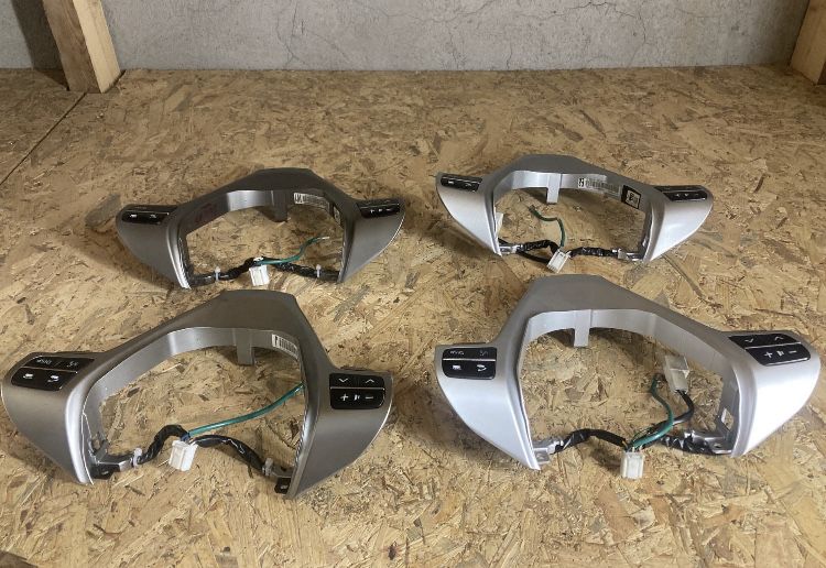 Лайсна с копчета мултиволан за Тойота Авенсис/Toyota Berso 09-14г