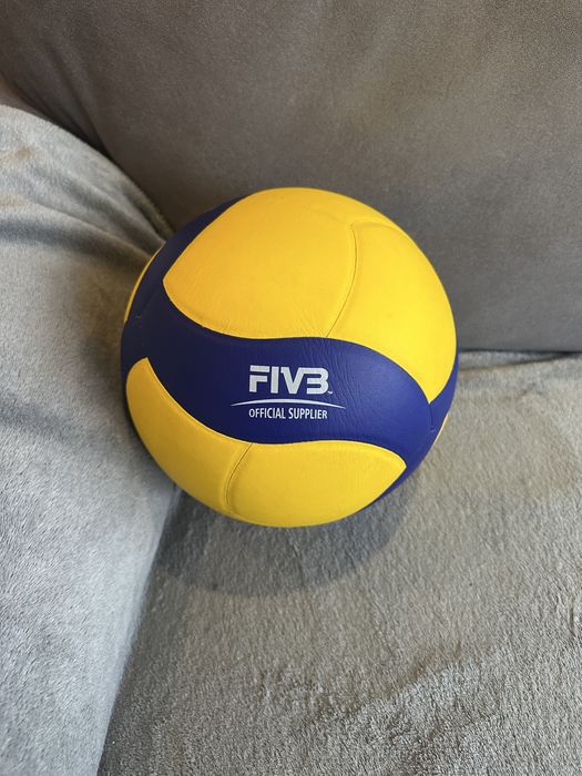 Волайболна топка MIKASA