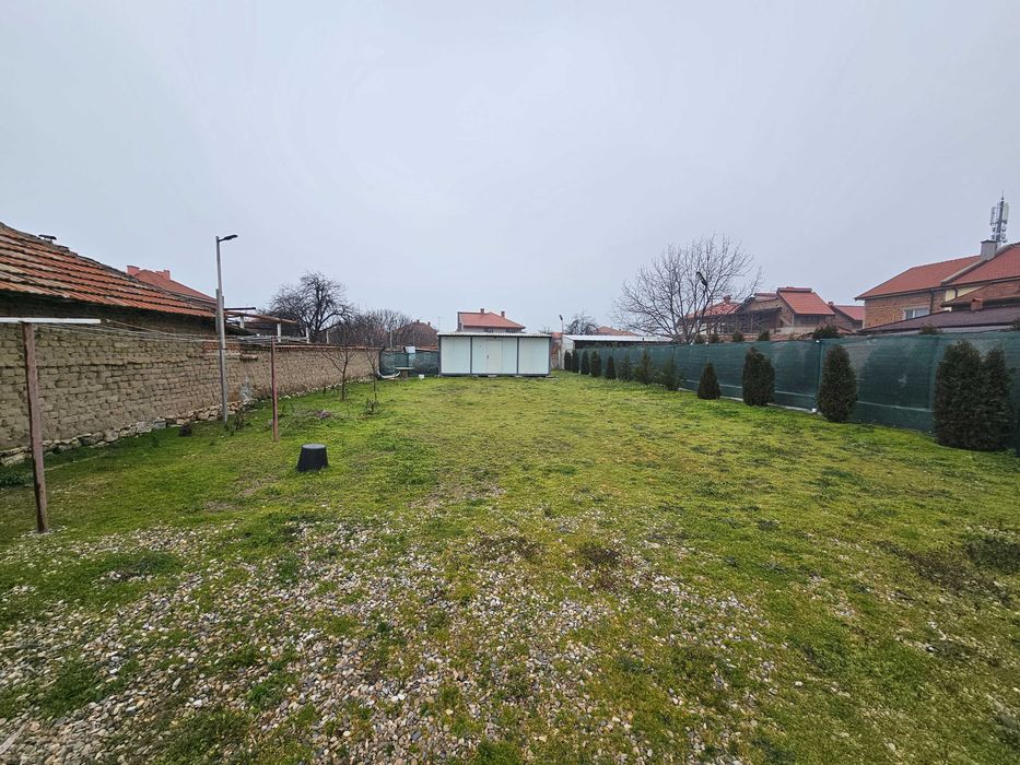 Имот (КъщА) двор