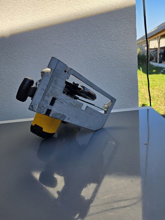 Circular Dewalt DCS-391