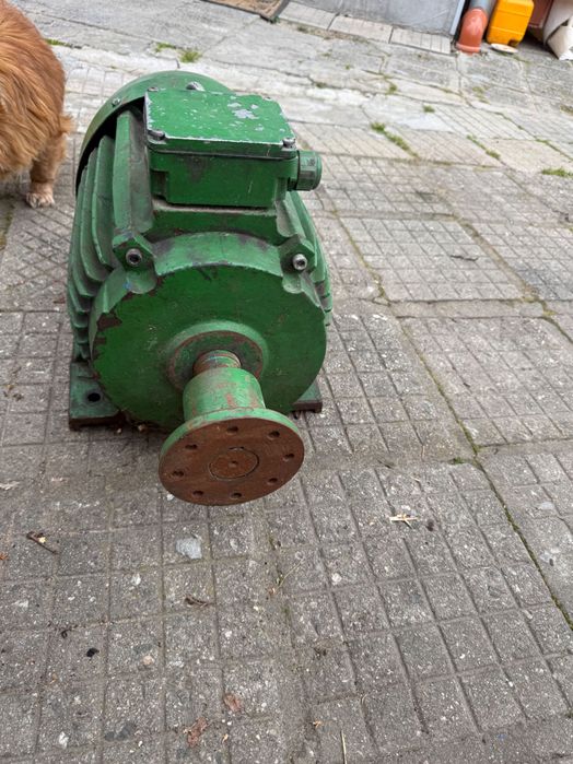 Електродвигател 11kW трифазен 2800 оборота в минута