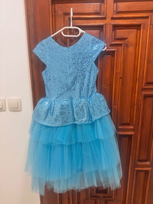 Елегантна рокля за малка госпожица