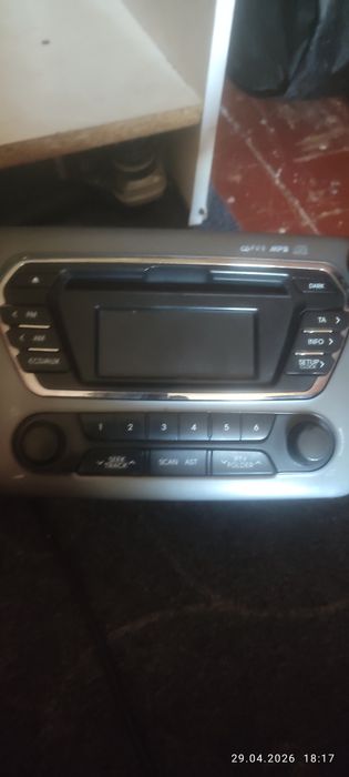 Продаю магнитофон из машины Kia Rio 3