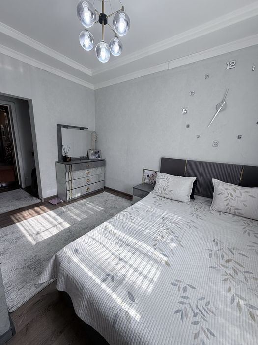 Чиланзар 7 квартал !!!3х комнтная квартира переделанна в 4х комнатнаю.