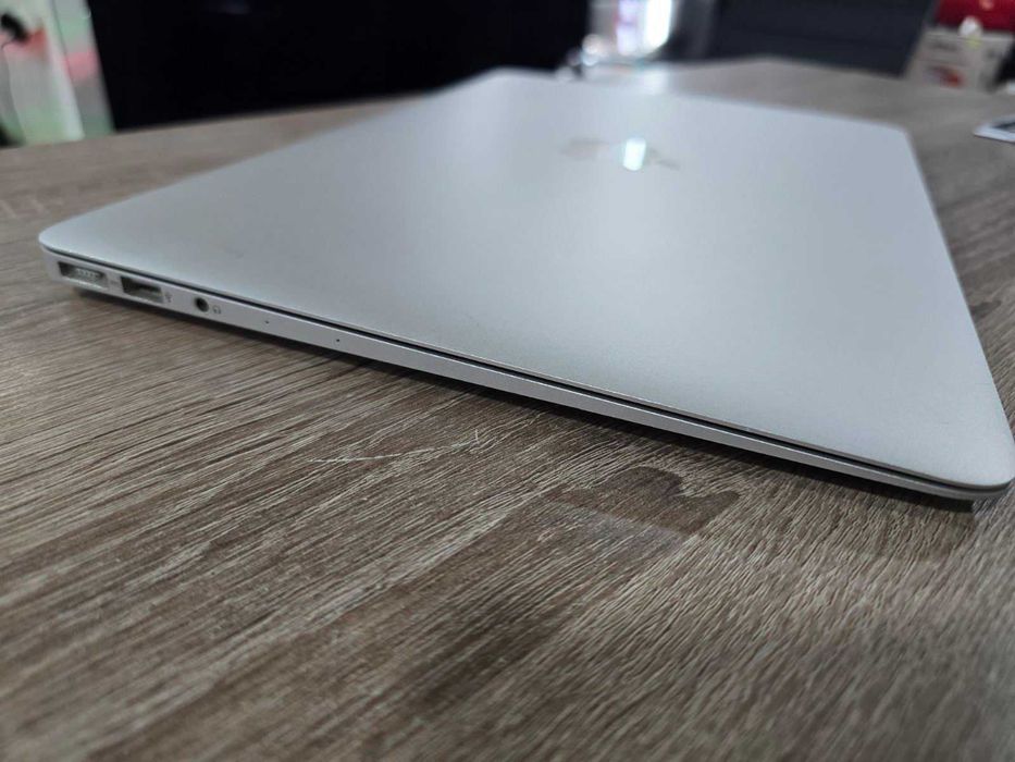Лаптоп MacBook Air (13-inch,Mid 2013)