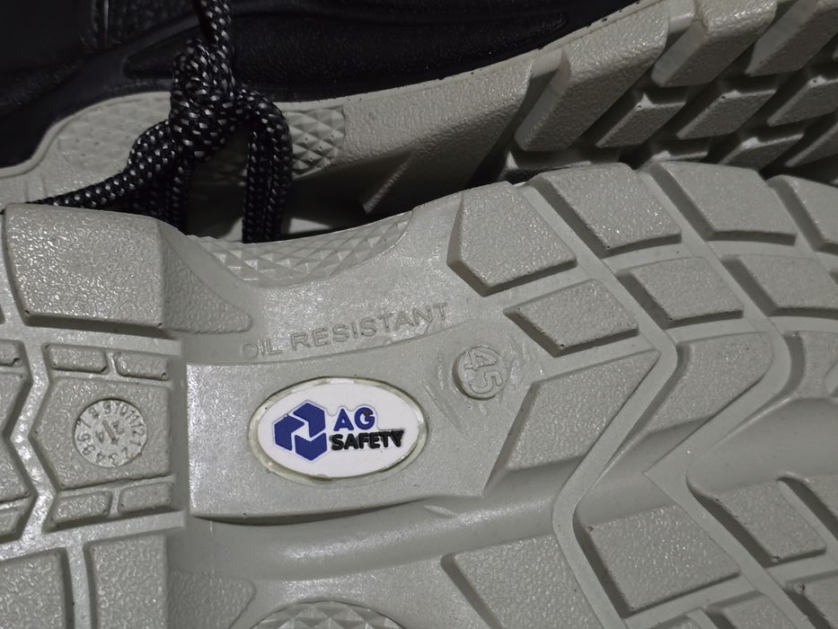 Рабочие ботинки 2 пары 45р новые