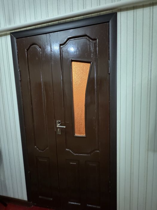 Люстра,орындық,есік