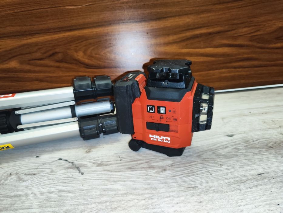 Nivela laser Hilti PM 30 MG cu trepied