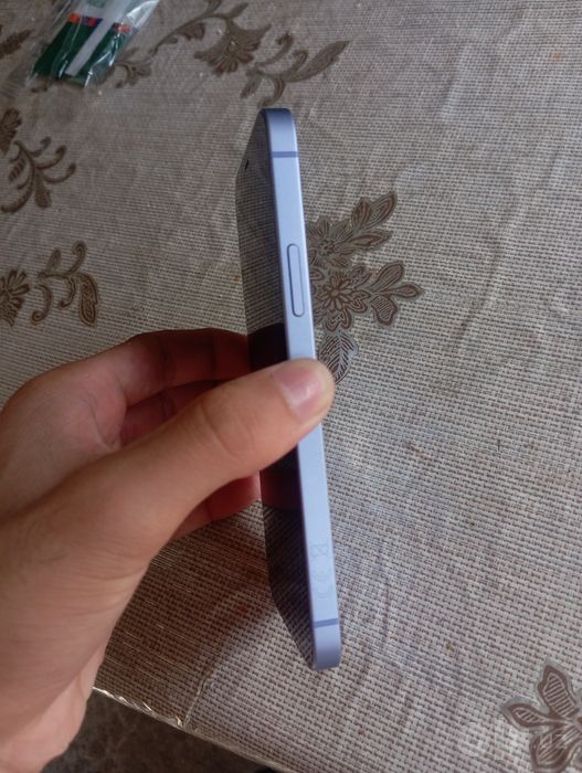 Iphone 12 icloudga tushgan ideal holatda