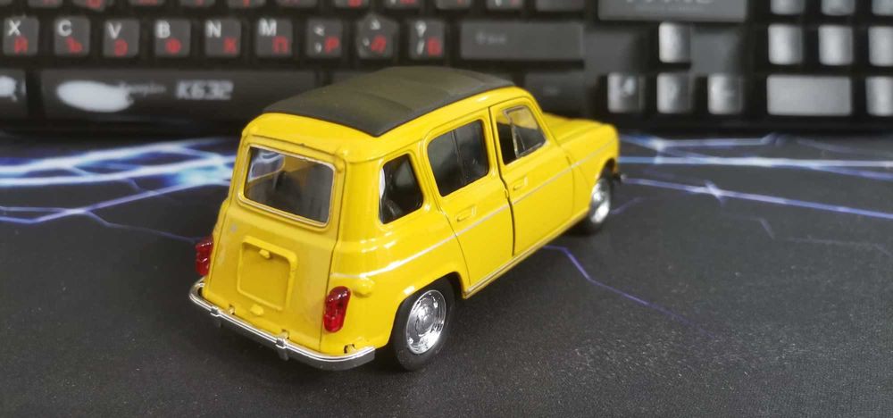 Рено 4 в мащаб 1:34