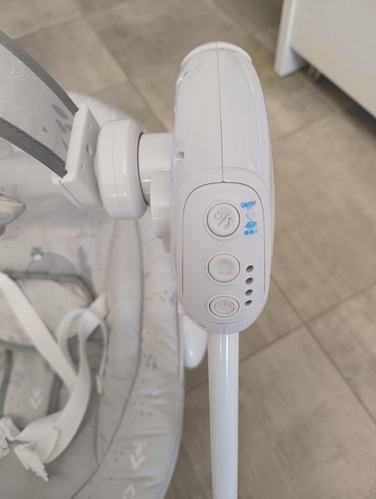 Vând balansoar + cădiță ( folosita o singura data)