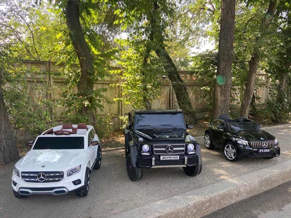 Детская машина на пульте