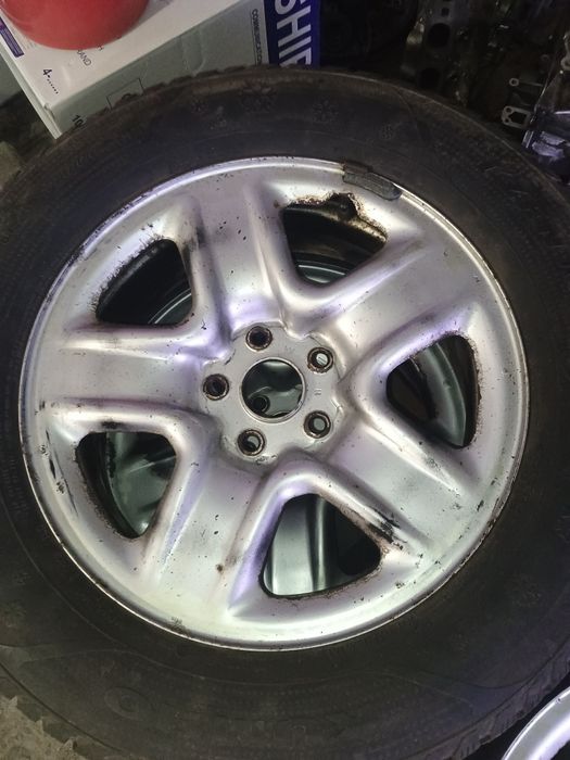 Продам диски с шинами диаметр 17.