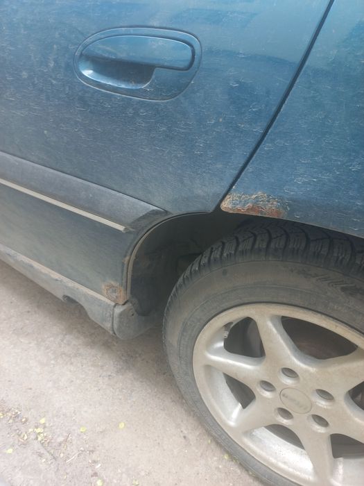 Продам машину опель омега