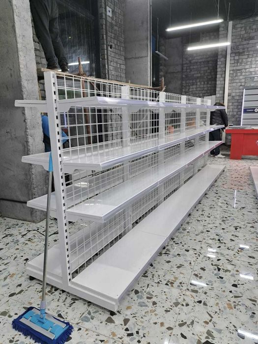 торговые полки витрины прилавки