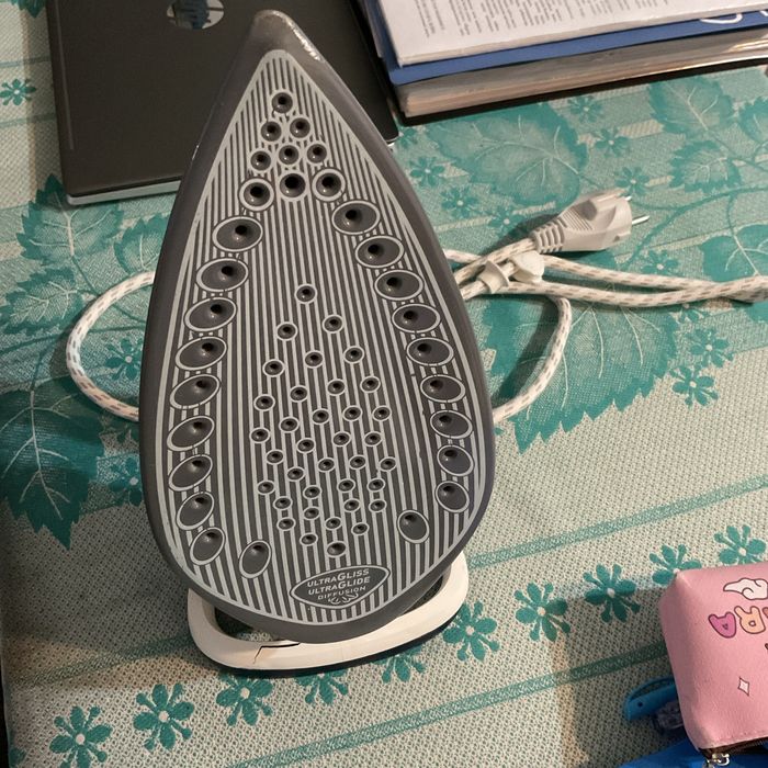 Продаю утюг Tefal