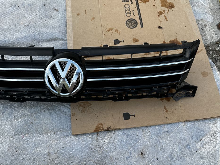 Grilă radiator vw touran .cod:1T0853655.C.