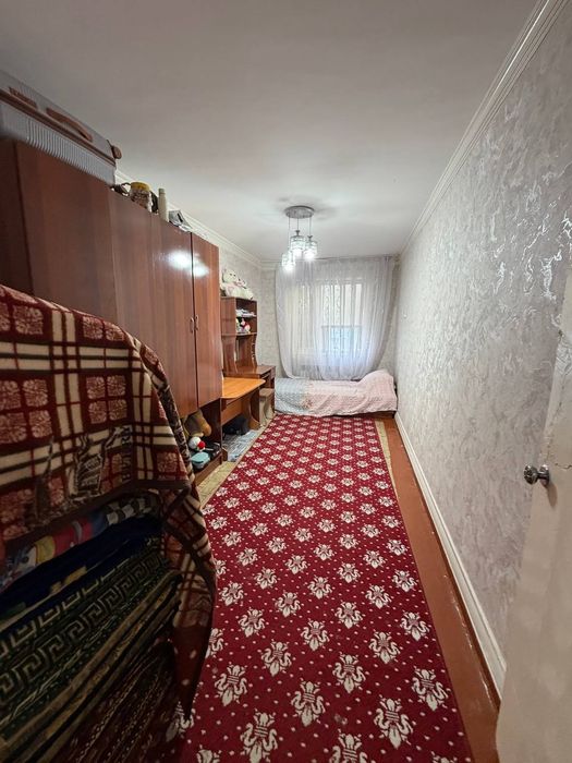 Квартира сотилади.