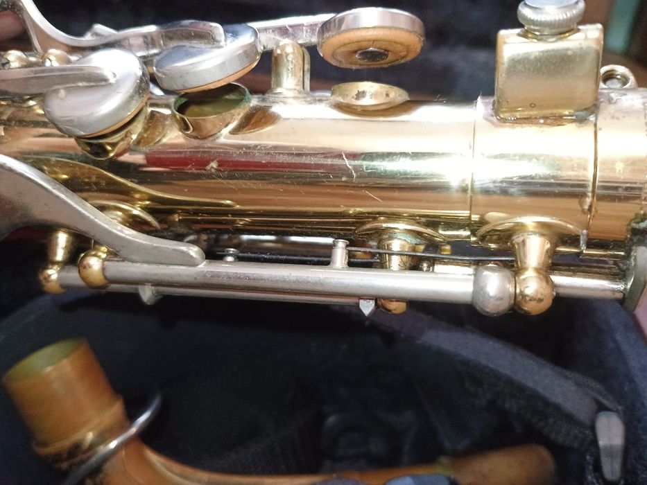 Саксофон Amati 22