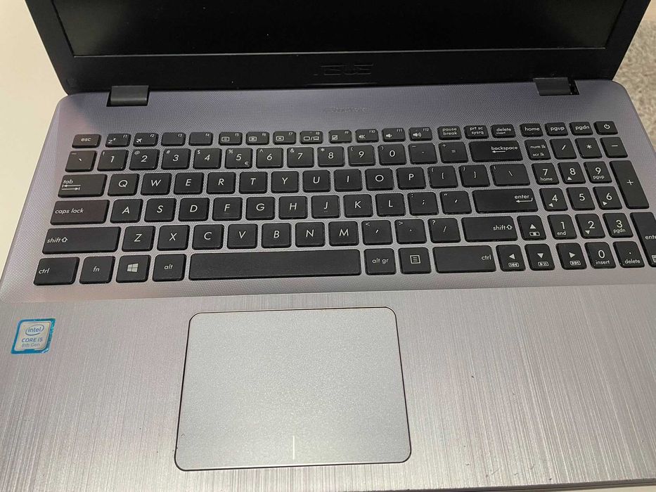 Laptop ASUS X542UA, i5 Gen 8, 8 GB RAM, SSD 250 GB, 15.6"