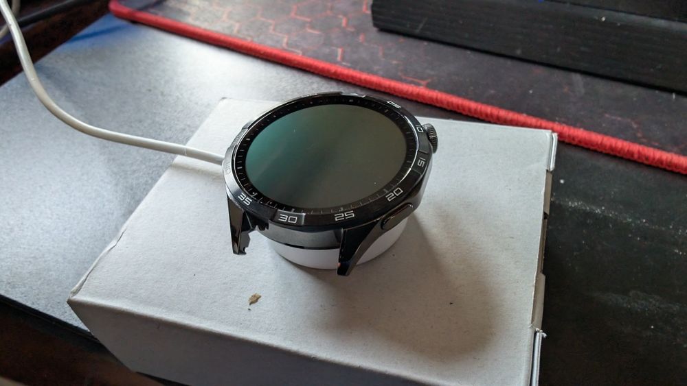 Huawei Watch GT 4 – 46 mm | Baterie 2 săptămâni | stare foarte bună