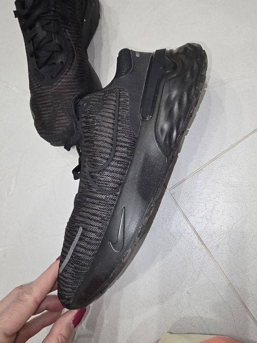 Маратонки Nike 42 номер