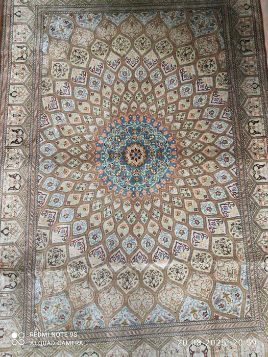 Шелковый ковёр ручной работы (Иран)

Продам шёлковый ковёр ручной рабо