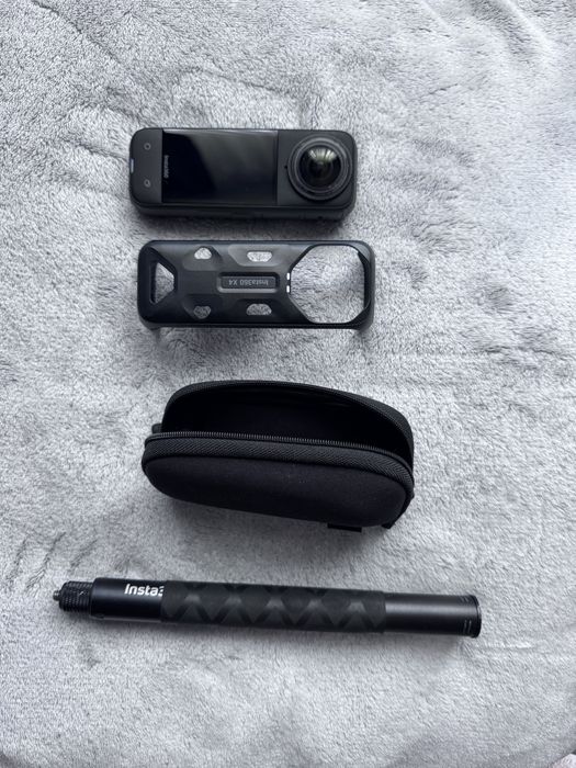 Camera de actiune Insta360 X4