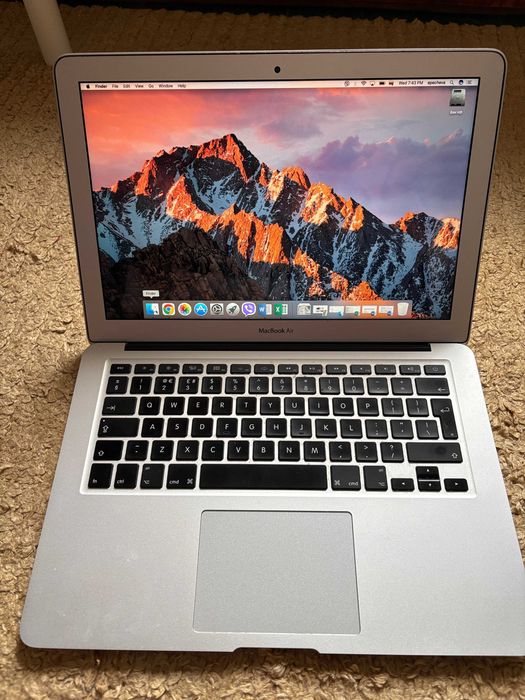 Apple MacBook 13"