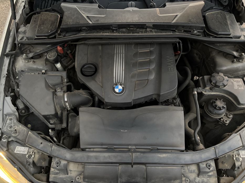 BMW 3 Series 2011 — imagine 5