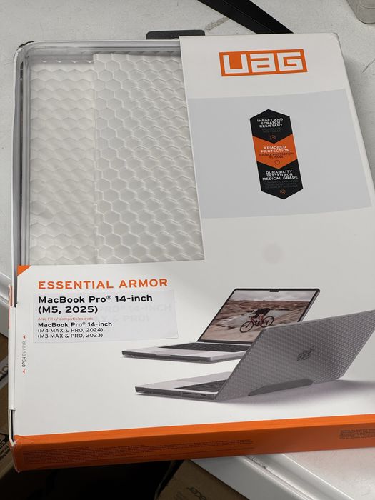 Husa UAG Macbook