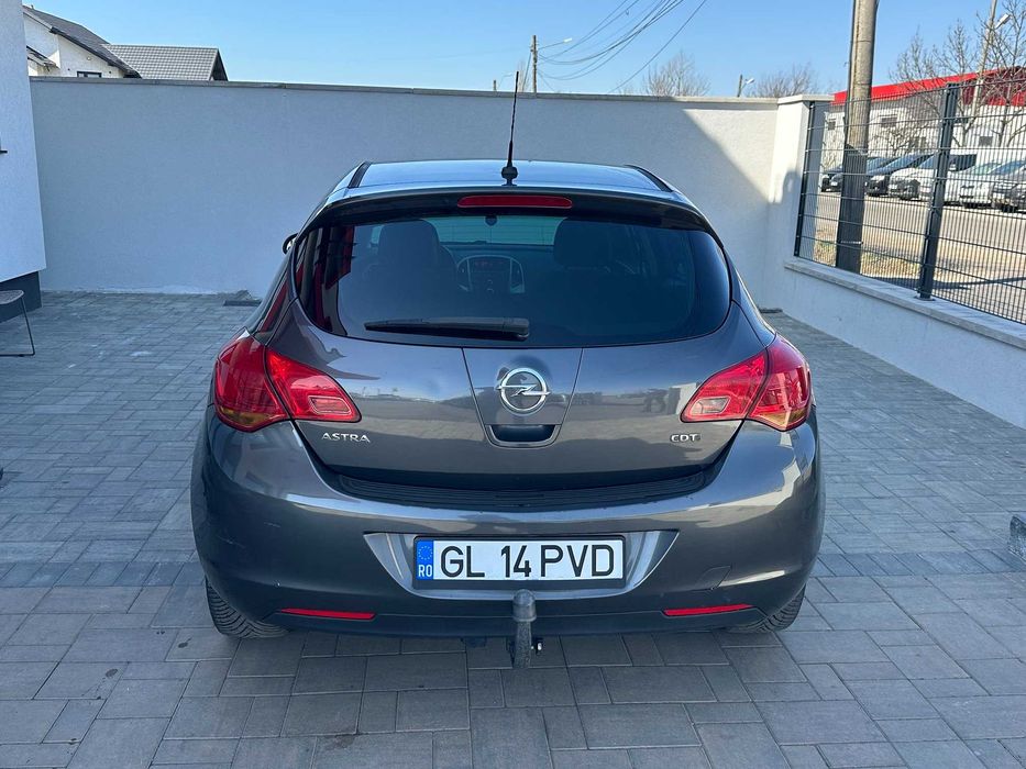 Opel Astra J 1,7 cdti 2012