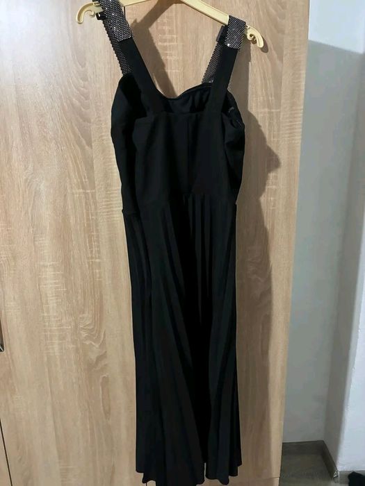 Продават се рокли!