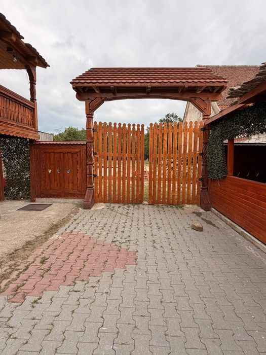 Casa Pitoresca Tarlungeni pe Principala 821