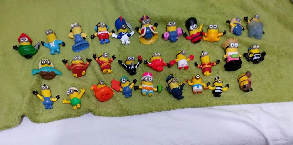 Colecție de minioni de diferite marimi