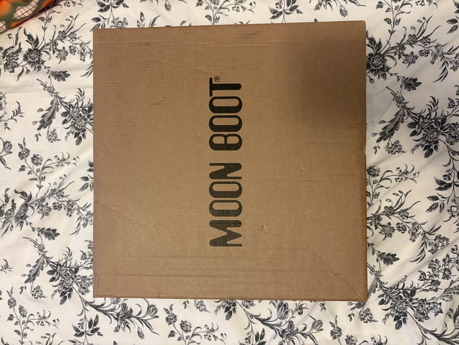 Moon boots M patch