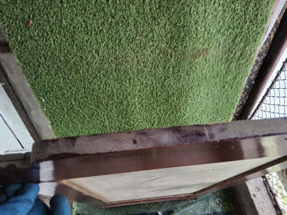 Vând oglindă foarte veche de peste 150 de ani în stare bună.