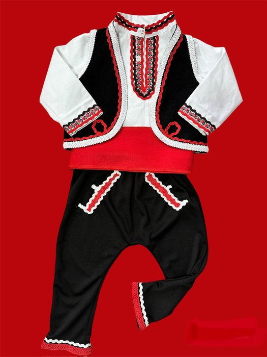 Народна носия за празник