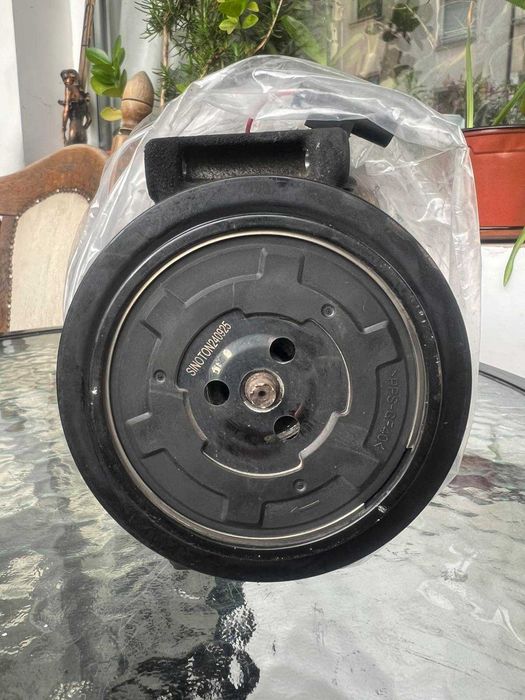 Ролка за компресор климатик Mercedes W203 2.2 CDI – Нова