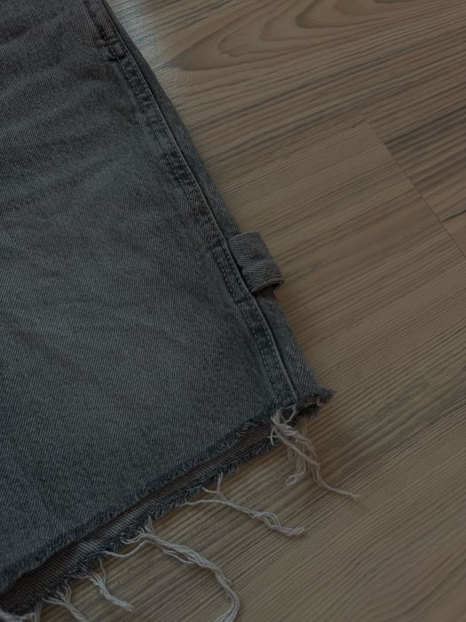 Сиви дънкови бермуди- изтъркан модел
