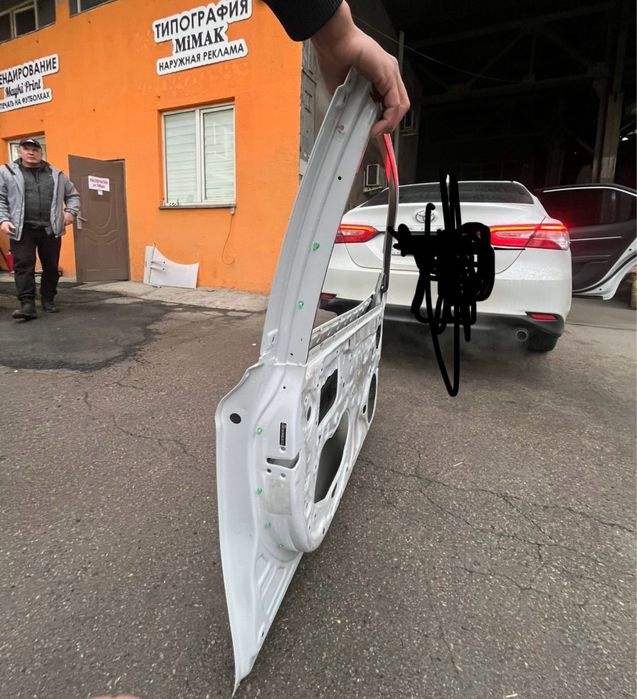 Дверь на камри 70