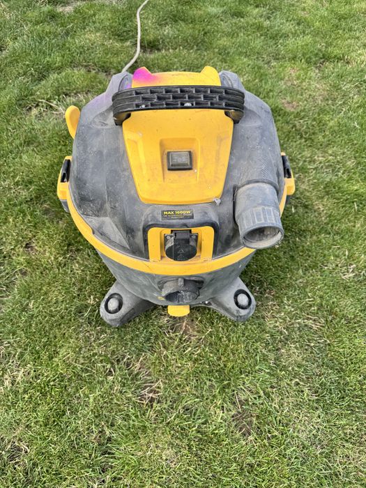 Vand aspirator Stanley de 1600w.